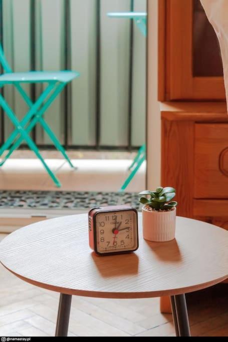Spacious Retro Flat Close To National Stadium Warsaw Exterior photo